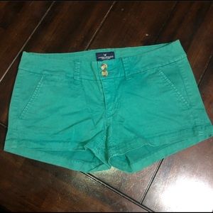 American Eagle short green size 4